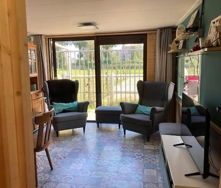 Aan De Dijk Hotel Dordrecht Eksteriør billede