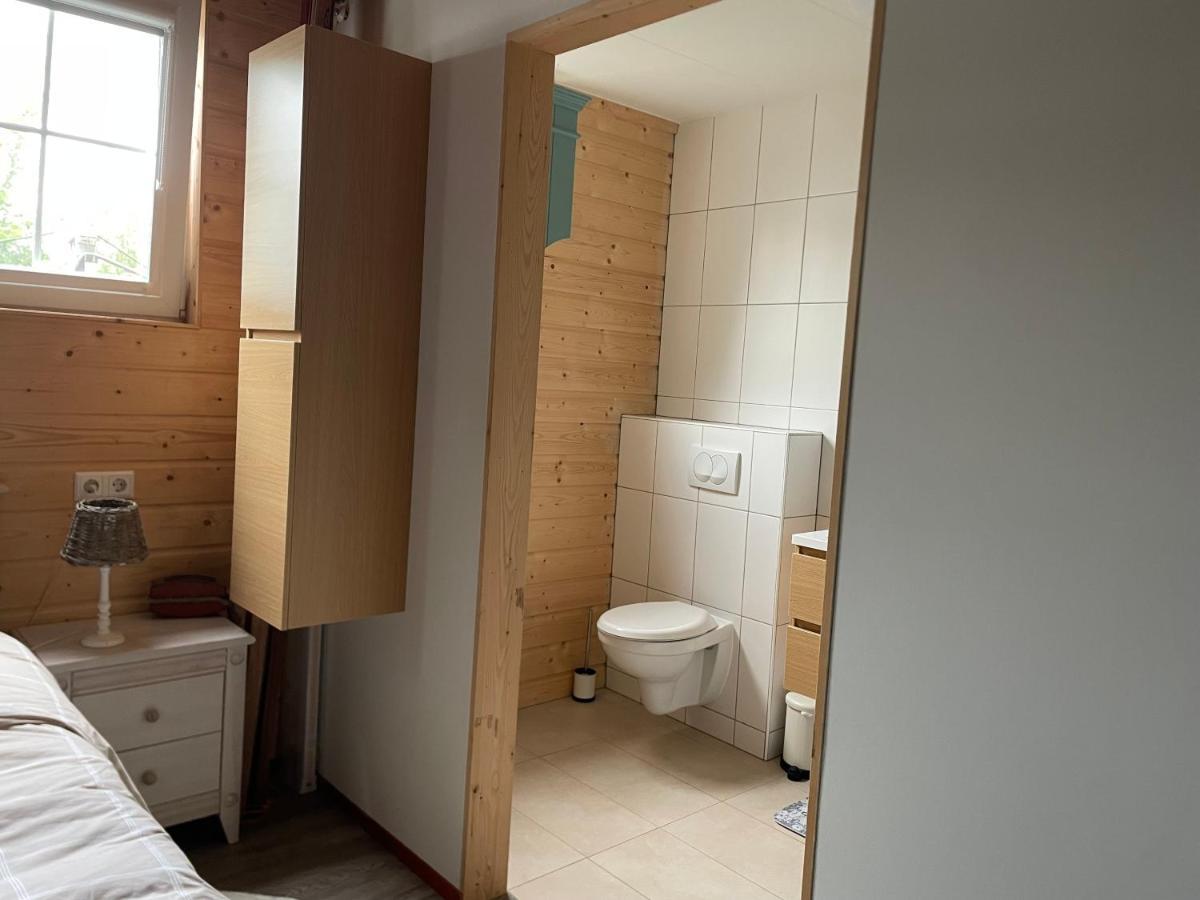 Aan De Dijk Hotel Dordrecht Eksteriør billede