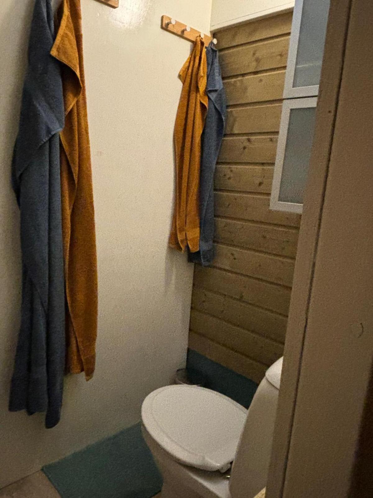 Aan De Dijk Hotel Dordrecht Eksteriør billede